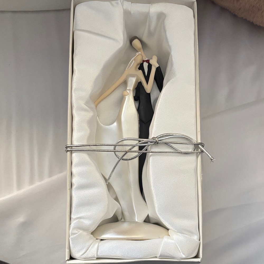 Elegant Bride and Groom Cake Topper in White and Black